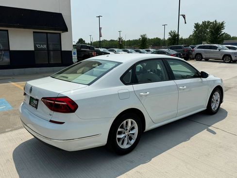 Used 2018 Volkswagen Passat 2.0T S FWD image 14