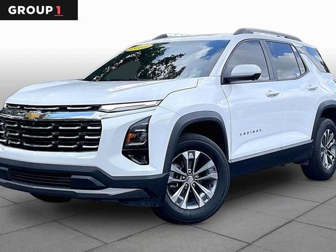 Used 2025 Chevrolet Equinox LT w/ Convenience Package II FWD image 1