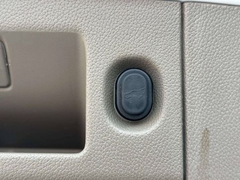 Used 2019 Chevrolet Suburban LT AWD/4WD image 28