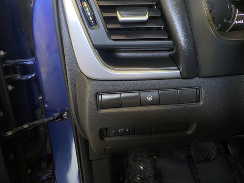 Used 2023 Nissan Rogue SV AWD/4WD image 31