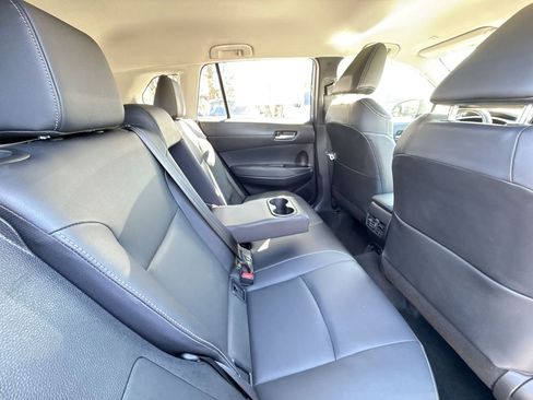 Used 2023 Toyota Corolla Cross XLE image 23