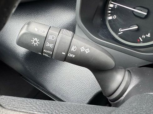 Used 2022 Toyota Tundra SR5 w/ SR5 Convenience Package image 27