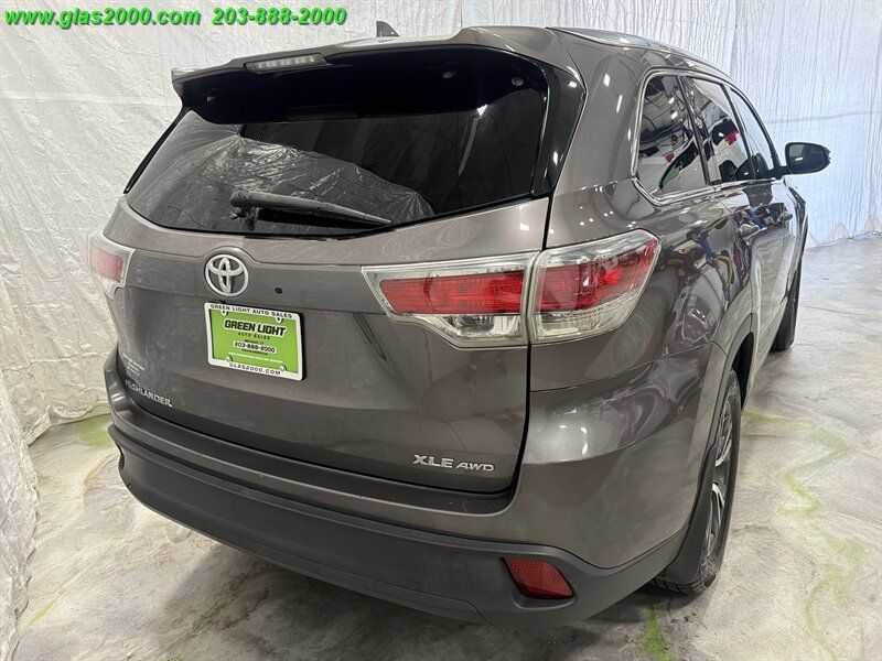 Used 2016 Toyota Highlander XLE AWD/4WD image 8