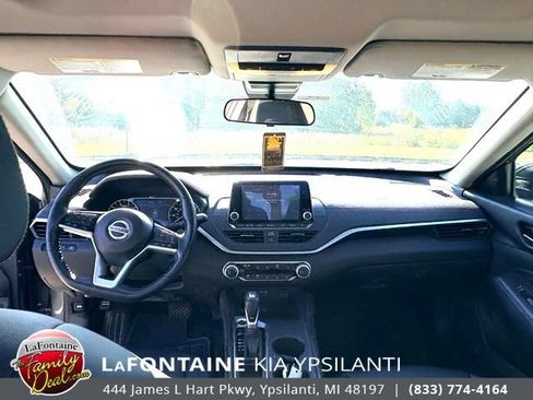 Used 2021 Nissan Altima 2.5 SR w/ SR Premium Package FWD image 11