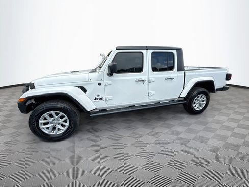 Used 2023 Jeep Gladiator Sport AWD/4WD image 9