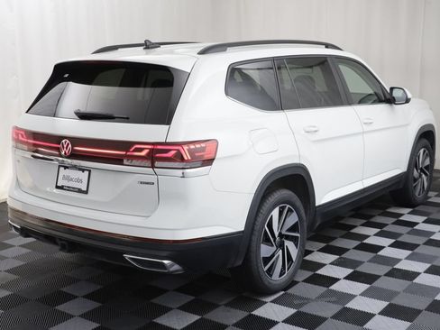 Used 2025 Volkswagen Atlas SE AWD/4WD image 18