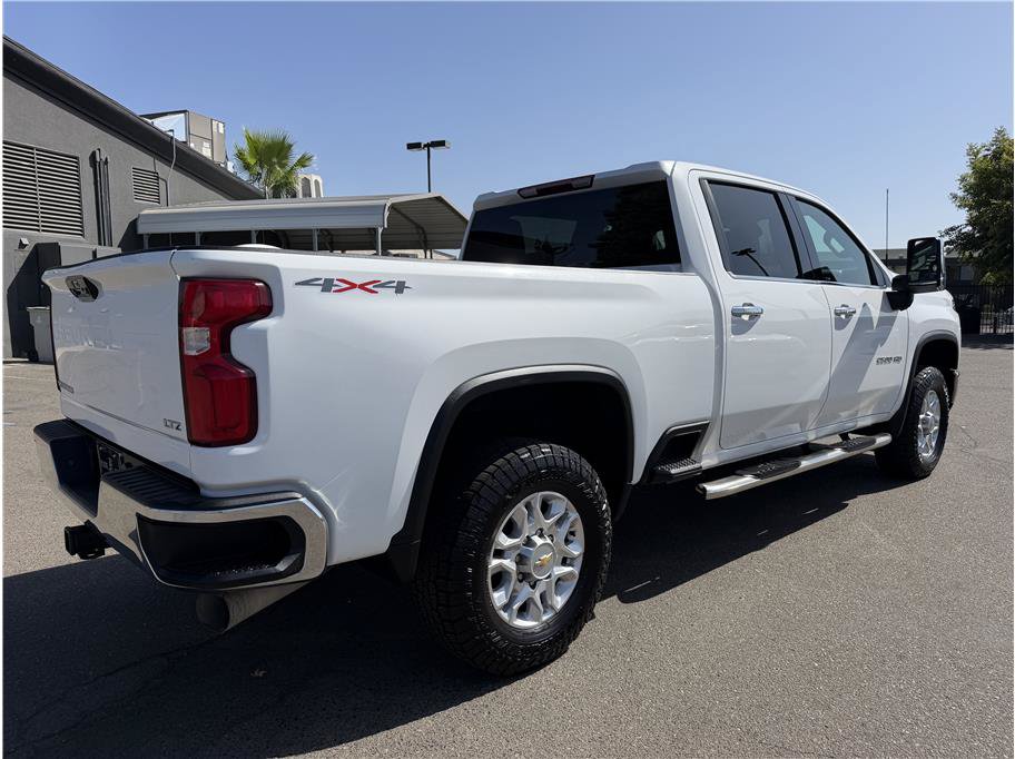 Used 2024 Chevrolet Silverado 2500 LTZ AWD/4WD image 4