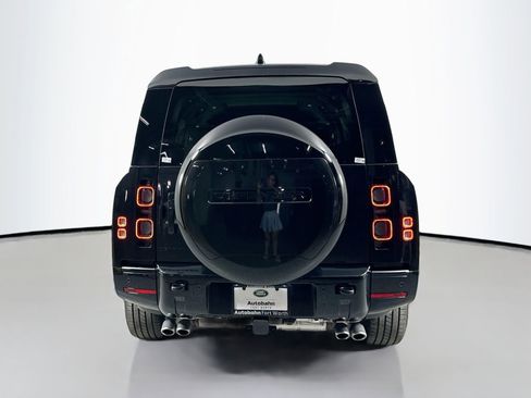 New 2025 Land Rover Defender 130 V8 image 5