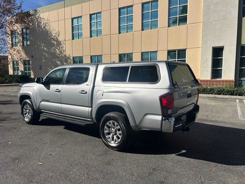 Used 2018 Toyota Tacoma SR5 image 5