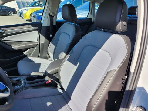 New 2025 Volkswagen Jetta SE image 7