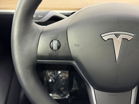Used 2023 Tesla Model 3 Standard Range image 19