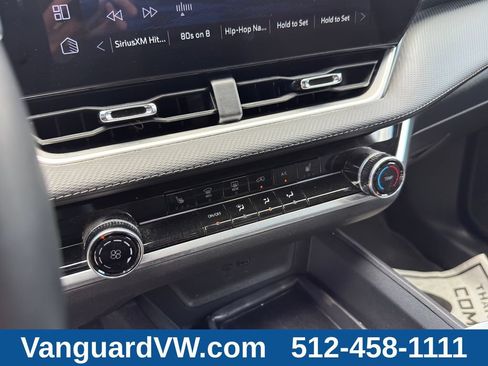 Used 2026 Chevrolet Equinox LT AWD/4WD image 17