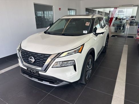 Used 2023 Nissan Rogue SL w/ SL Premium Package FWD image 6
