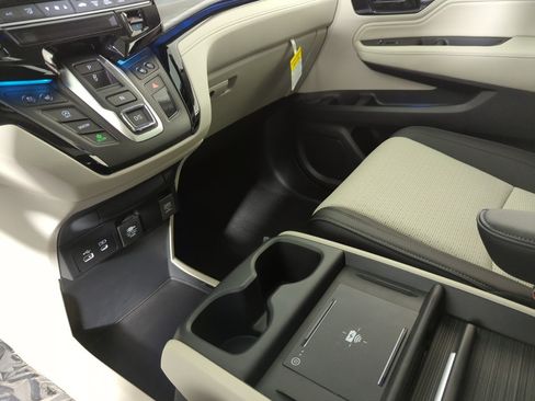 New 2027 Honda Odyssey Elite image 17