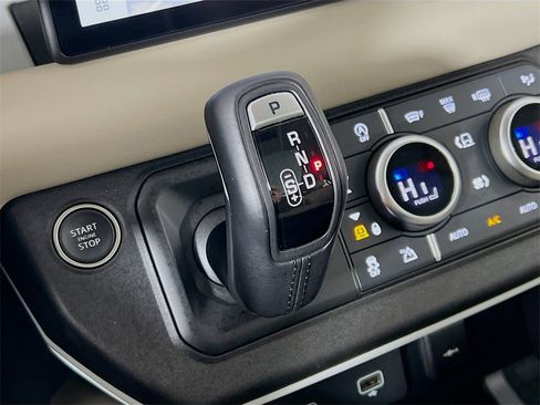 Used 2024 Land Rover Defender 110 S image 17