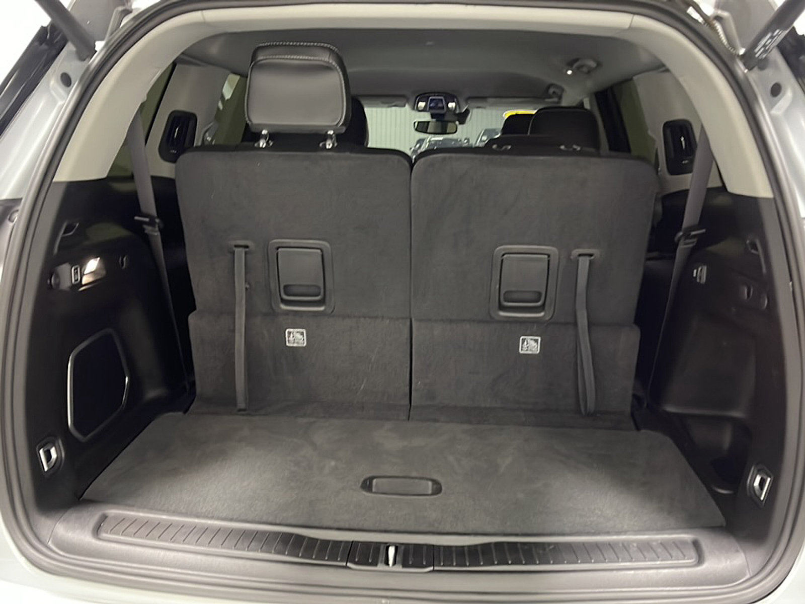 Used 2024 Jeep Grand Cherokee L Limited AWD/4WD image 17