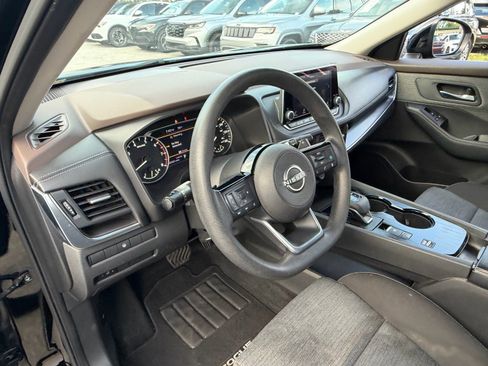 Used 2023 Nissan Rogue SV FWD image 10