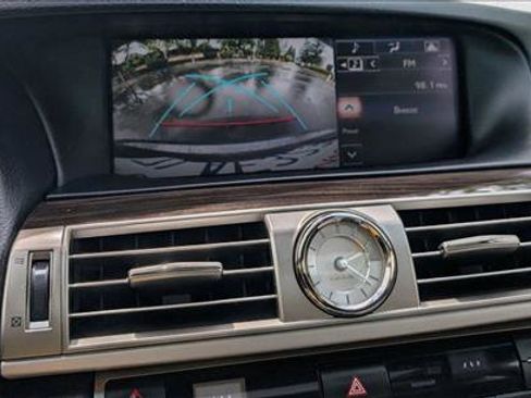 Used 2015 Lexus LS 460 w/ Comfort Package RWD image 14