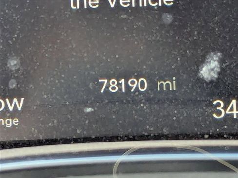 Used 2021 Chrysler Pacifica Limited w/ Uconnect Theater Family Group image 6