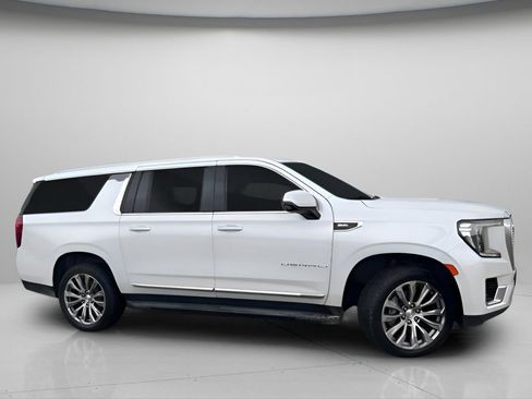 Used 2022 GMC Yukon XL Denali w/ Max Trailering Package image 3