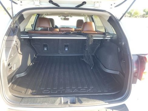 Used 2018 Subaru Outback 3.6R Touring w/ Popular Package #3 AWD/4WD image 7