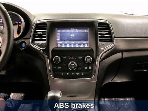 Used 2020 Jeep Grand Cherokee Laredo AWD/4WD image 20