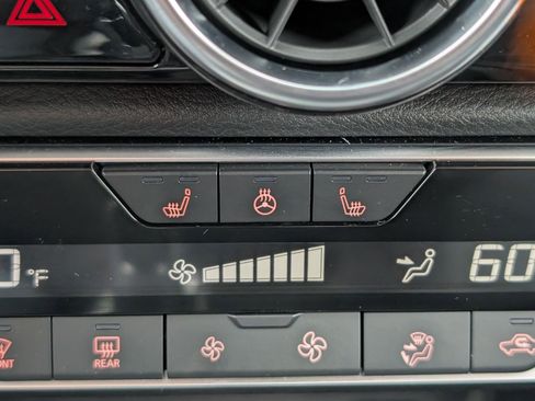 Used 2025 Nissan Sentra SR w/ SR Premium Package FWD image 19