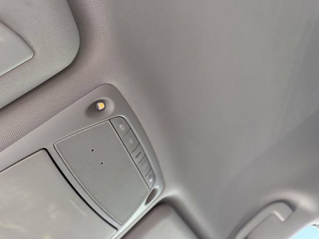 Used 2019 Nissan Rogue S AWD/4WD image 31