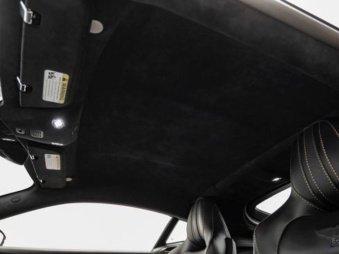 Used 2020 Aston Martin V8 Vantage Coupe RWD image 42
