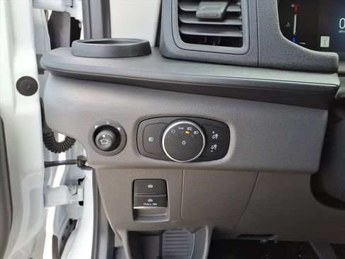 New 2026 Ford Transit 250 148 Medium Roof image 40
