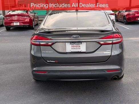 Used 2018 Ford Fusion SE w/ Equipment Group 201A FWD image 5