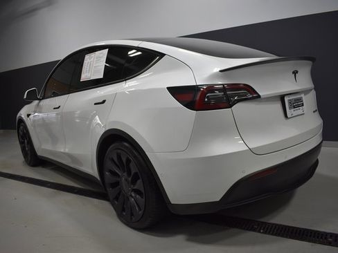 Used 2022 Tesla Model Y Performance image 3