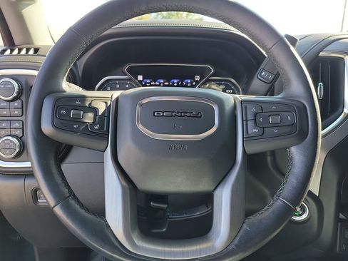 Used 2022 GMC Sierra 2500 Denali w/ Denali Ultimate Package image 18