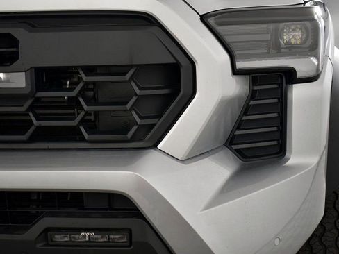New 2025 Toyota Tacoma 4x4 Double Cab Hybrid image 2