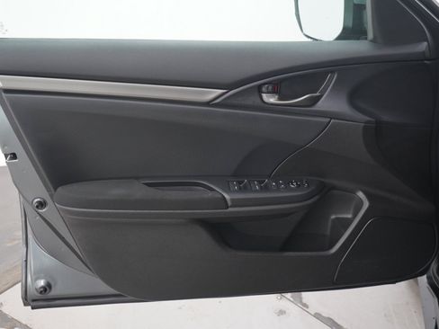 Used 2018 Honda Civic Sport image 18