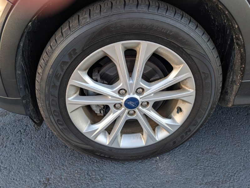 Used 2018 Ford Escape SE w/ SE Sync 3 Package FWD image 13