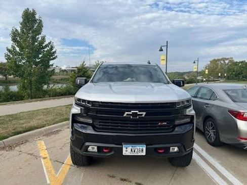 Used 2019 Chevrolet Silverado 1500 LT Trail Boss image 2