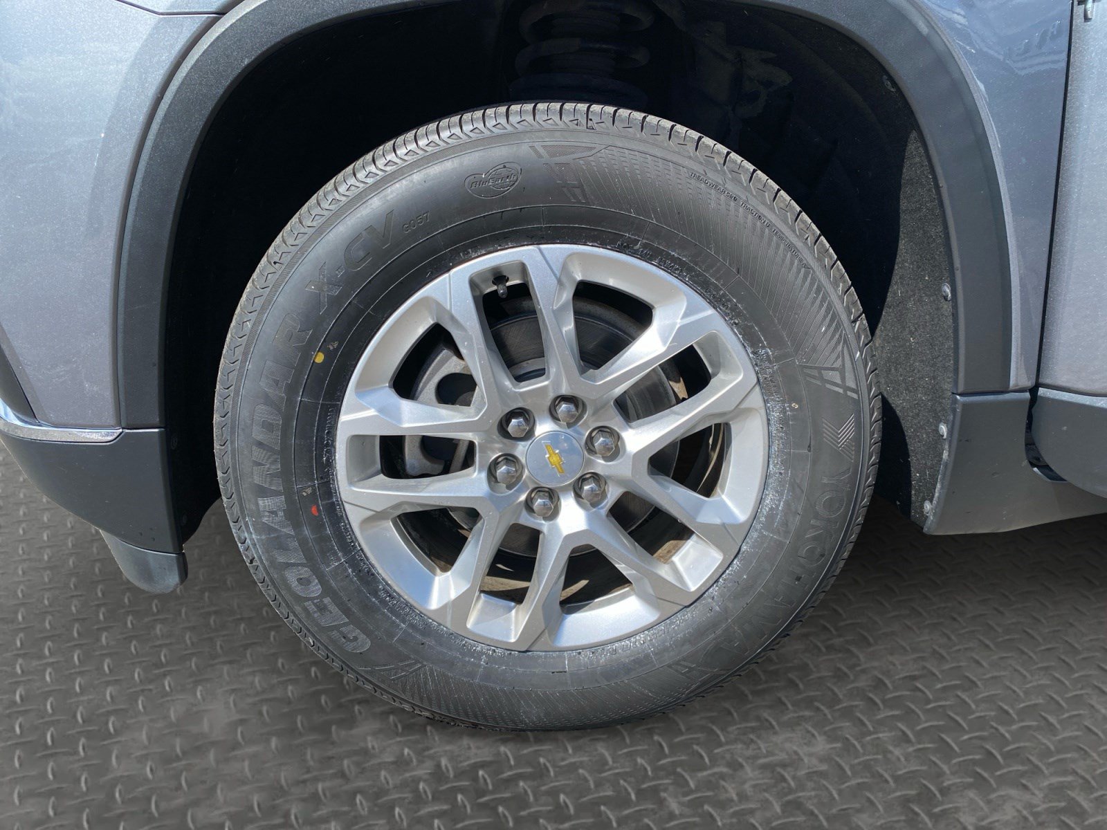 Used 2020 Chevrolet Traverse LT FWD image 29