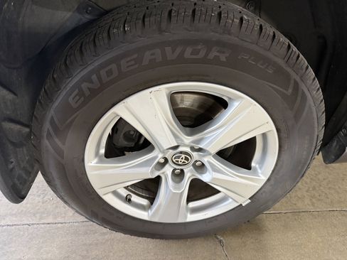 Used 2020 Toyota Highlander L AWD/4WD image 26