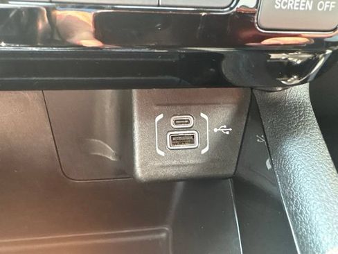 Used 2023 Jeep Compass Limited AWD/4WD image 10