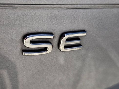 Used 2022 Volkswagen Tiguan SE R-Line FWD image 14