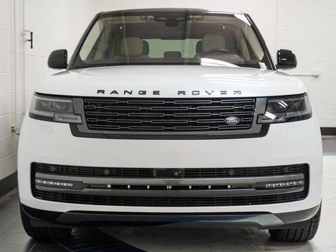 Used 2023 Land Rover Range Rover SE image 12