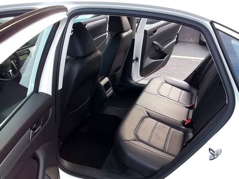 Used 2014 Volkswagen Passat 1.8T Wolfsburg Edition FWD image 9