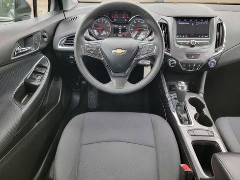Used 2019 Chevrolet Cruze LT image 28