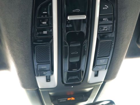 Used 2021 Porsche Cayenne GTS AWD/4WD image 22
