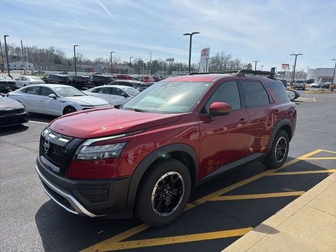 Used 2023 Nissan Pathfinder Rock Creek image 2