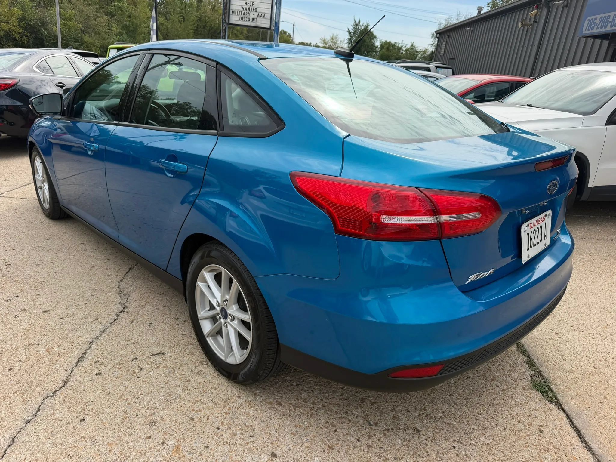 Used 2015 Ford Focus SE FWD image 5