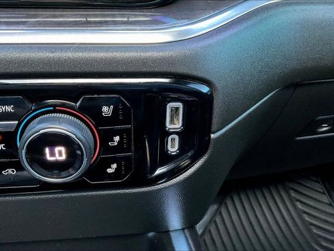 Used 2024 Chevrolet Silverado 2500 LTZ w/ LTZ Convenience Package image 26