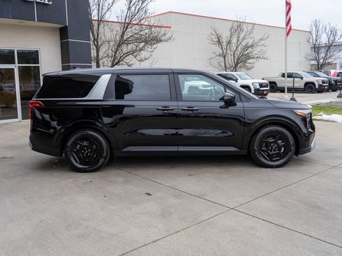 New 2026 Kia Carnival image 8