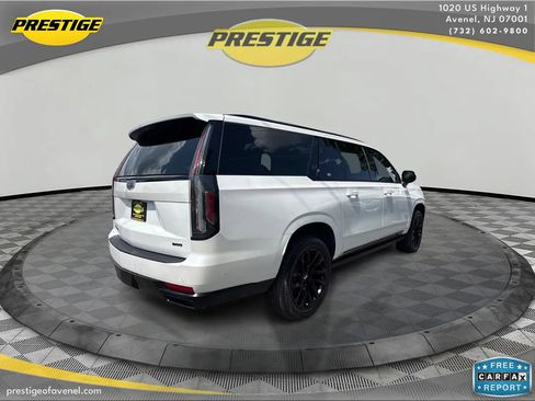Used 2024 Cadillac Escalade ESV Sport w/ LPO, ONYX Package AWD/4WD image 5